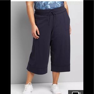 Activewear crop pants